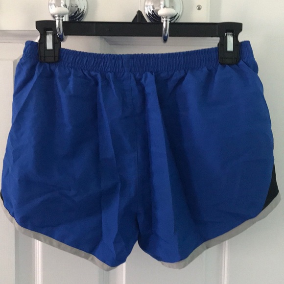 Nike shorts - Picture 2 of 2